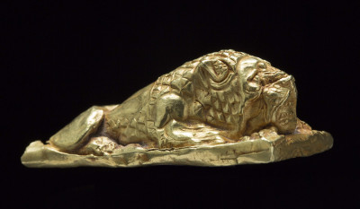 Bactrian Gold lion figure